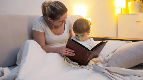 Gulēšanas stāsti bērniem: kāpēc tie ir noderīgi un kurus ir vērts lasīt