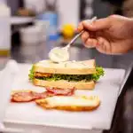 Cik ilgi var uzglabāt atvērtu majonēzi: kad to vajadzētu izmest